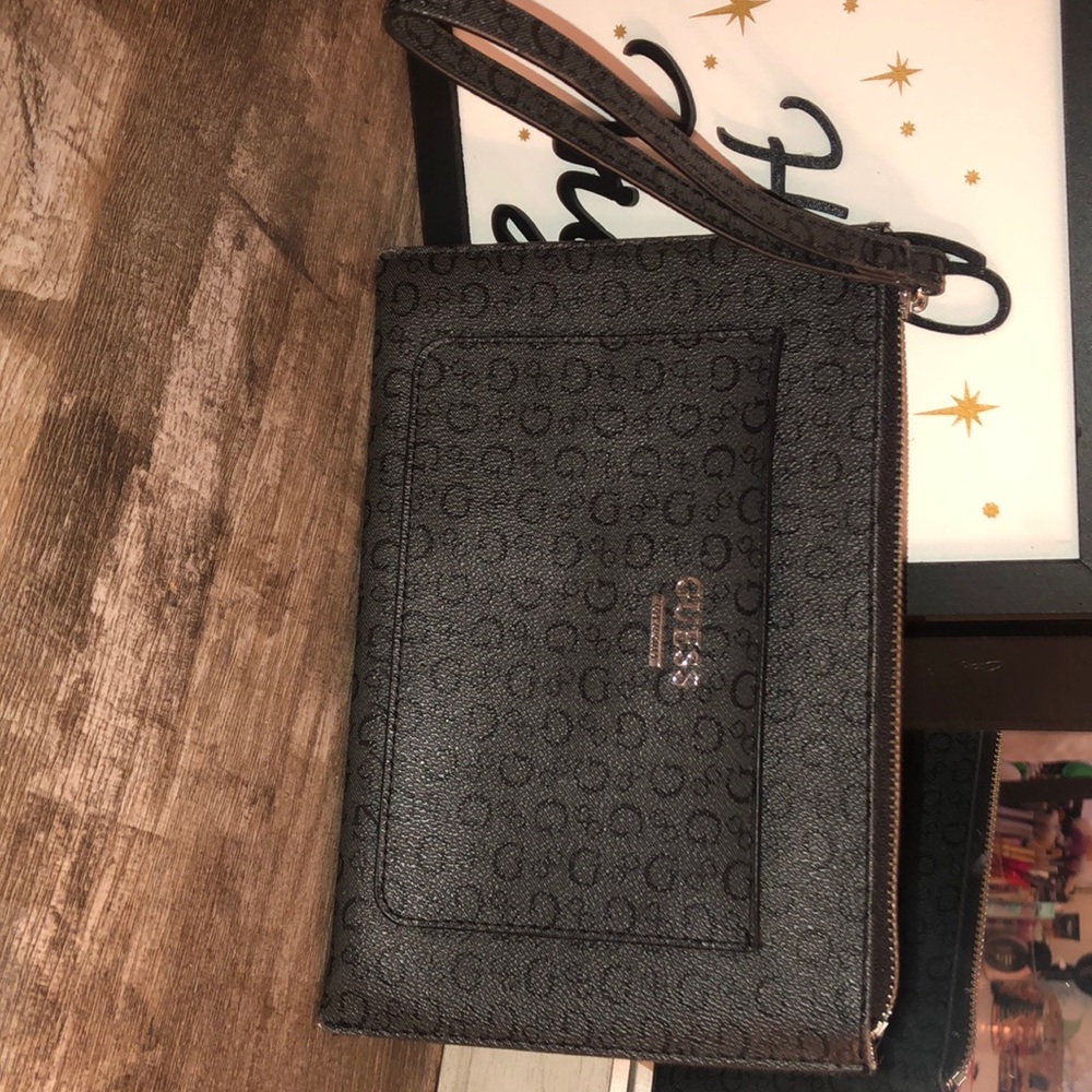 Guess wristlet